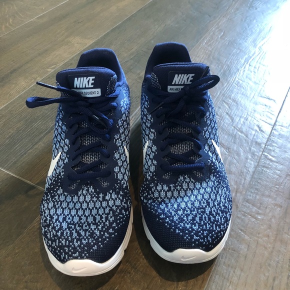 💥SOLD💥🆕 BNWOT 👟Women’s Nike Air Max Sneakers - Picture 2 of 6